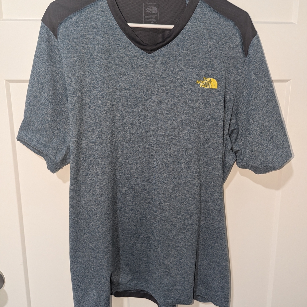 The North Face Men's Blue and Black Short Sleeve Tee Athlet Shirt